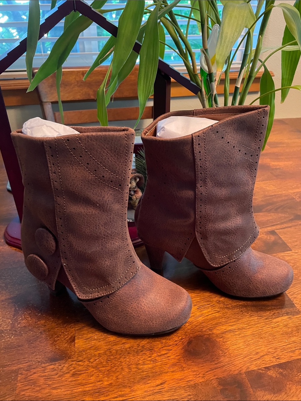 NOT RATED Cowgirl Star Booties Women’s 6 EUR 36.5 Brown